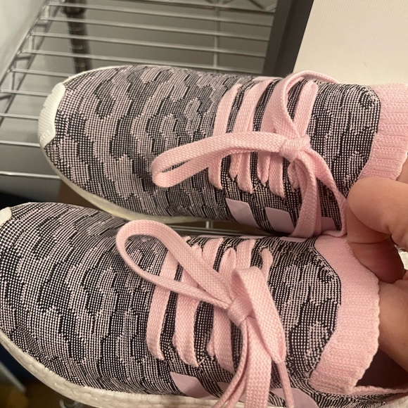 adidas gazelle silver green womens Adidas NMD R2 Primeknit Wonder Pink main image 0